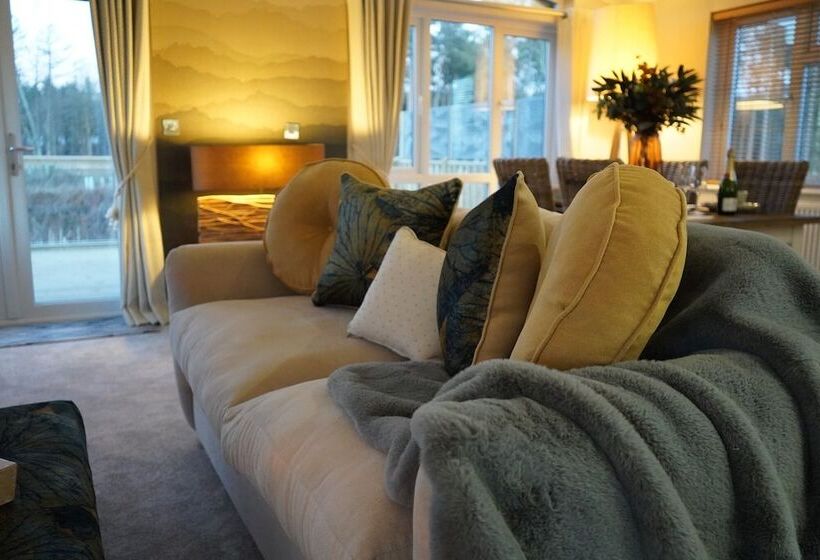 فندق Hollicarrs   The Rushes