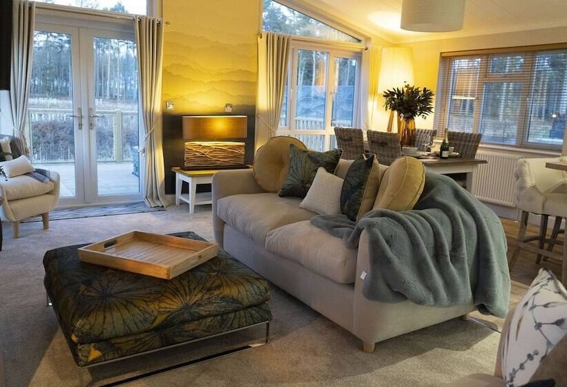 فندق Hollicarrs   The Rushes