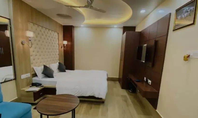 هتل Super Collection O Kanpur Formerly Maharaja Palace