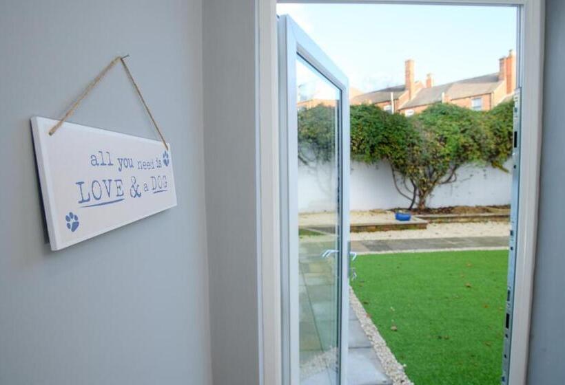 بنسيون Tavmar Rooms