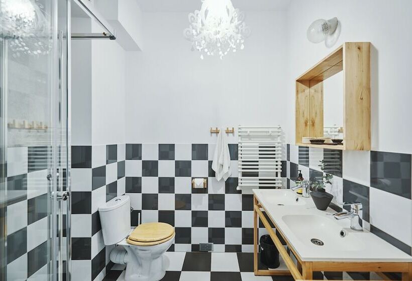 فندق صغير Arthotel Stalowa 52