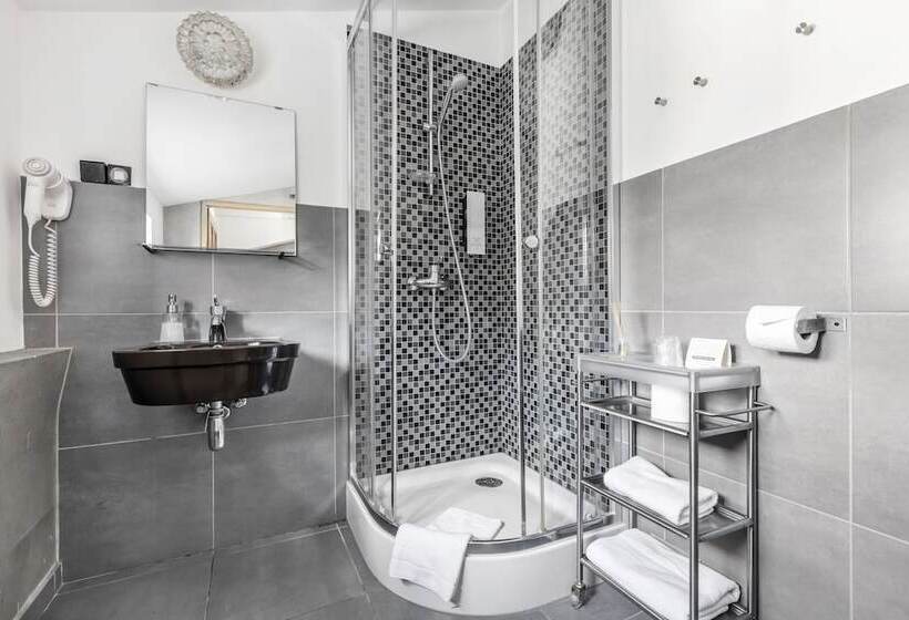 فندق صغير Arthotel Stalowa 52