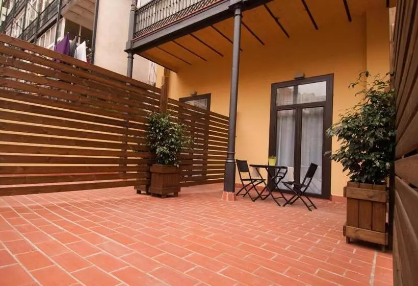 Hostal Live Barcelona