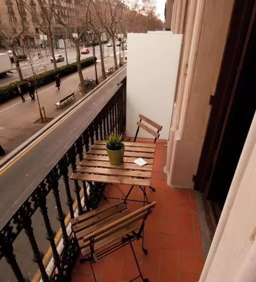 Hostal Live Barcelona