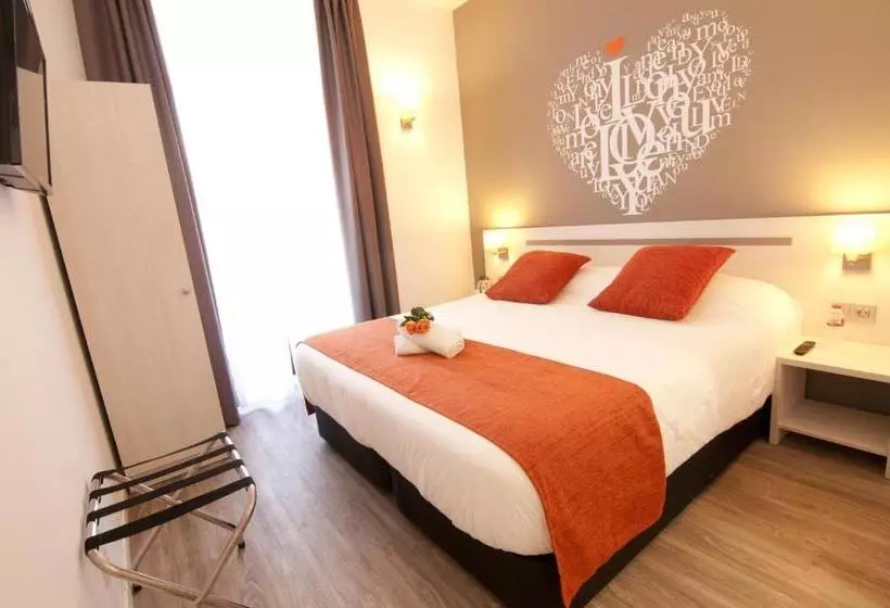 Hostal Live Barcelona