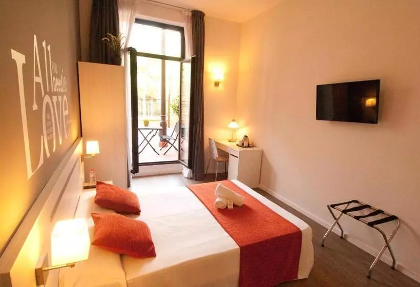 Hostal Live Barcelona