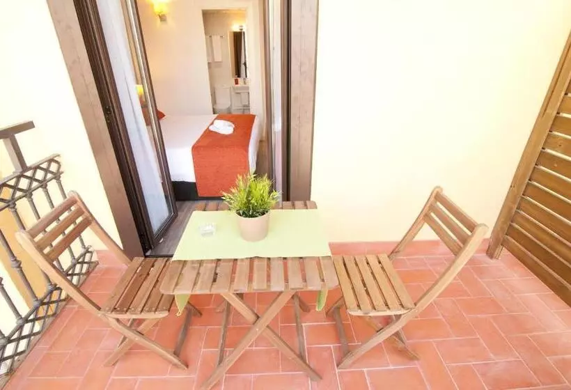 Hostal Live Barcelona