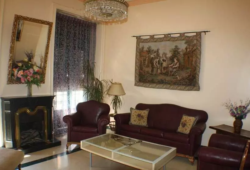 Hostal Santa Cruz