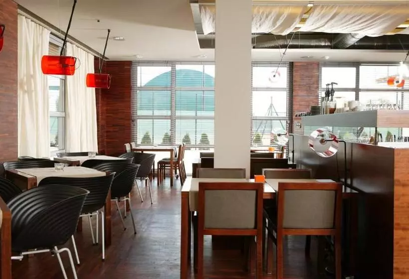 호텔 Restauracja Tenis Kortowo