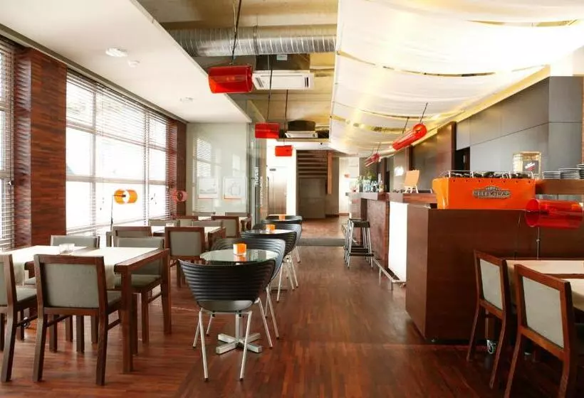 호텔 Restauracja Tenis Kortowo