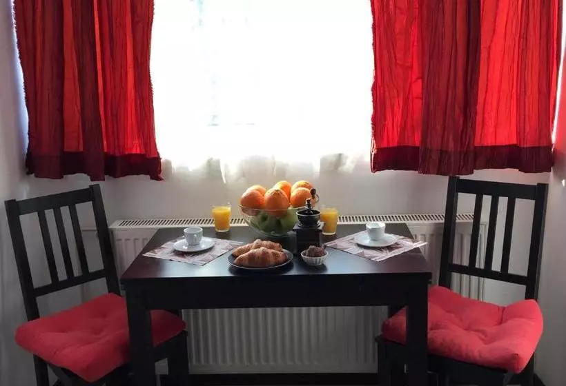 Hotelli Rainbow Accommodation