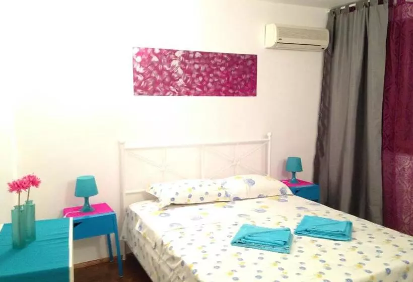 Hotelli Rainbow Accommodation