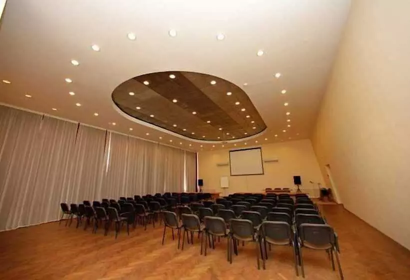 ホテル Ryan Johnson