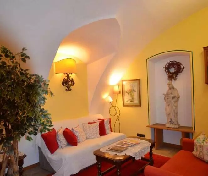 住所  Schrannenhof