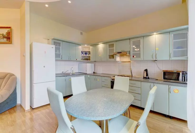 Stn Apartments Near Hermitage