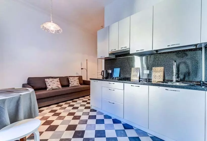 Stn Apartments Near Hermitage