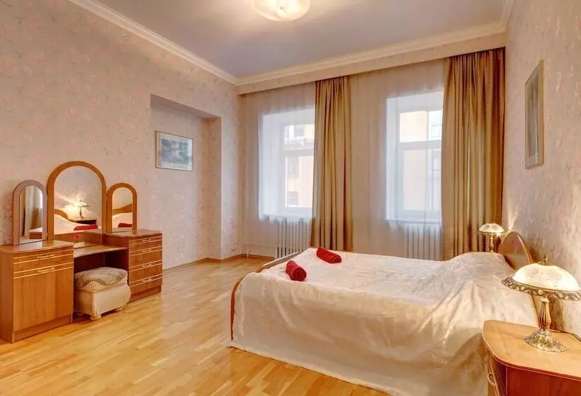 Stn Apartments Near Hermitage