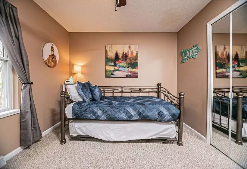 Cozy Cubhouse