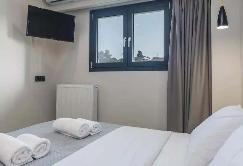 پانسیون Dionisos Luxury Suites