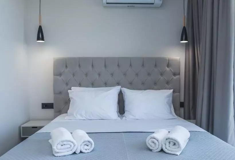 پانسیون Dionisos Luxury Suites