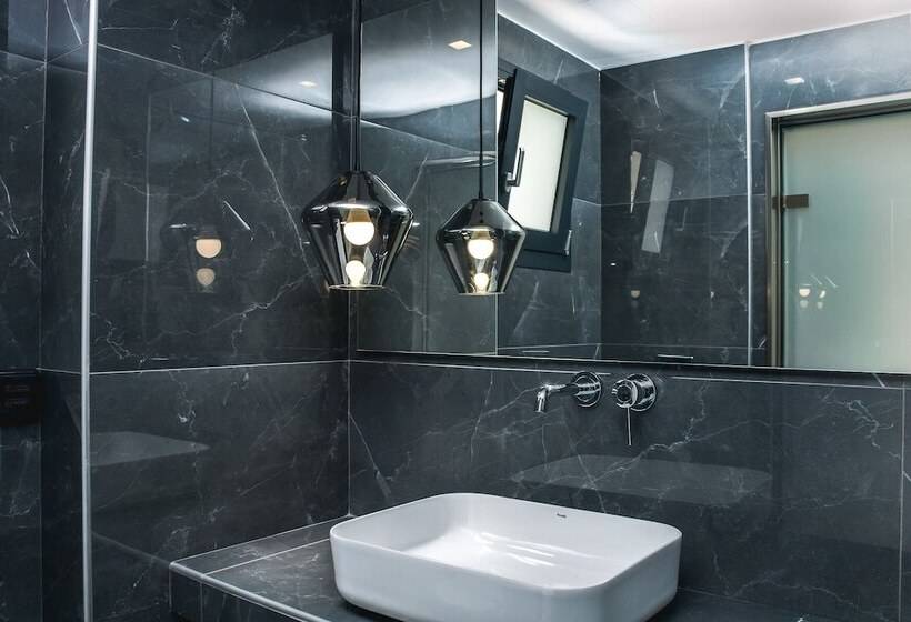 پانسیون Dionisos Luxury Suites