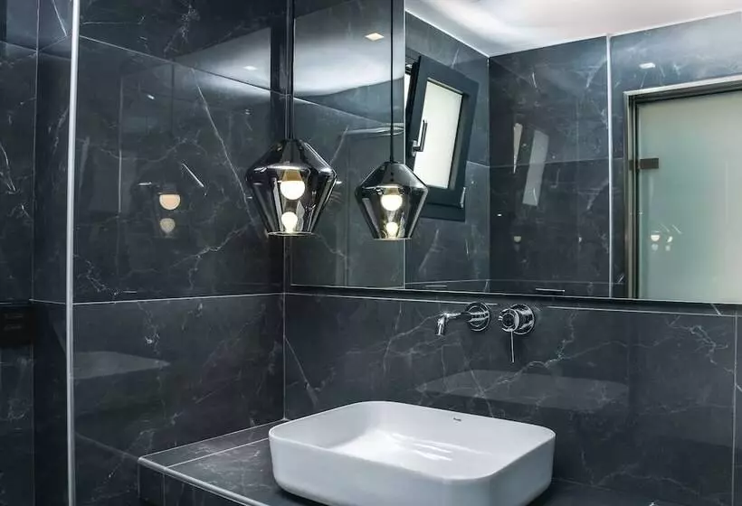 پانسیون Dionisos Luxury Suites