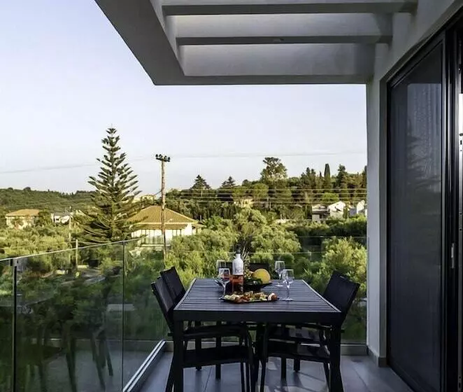 پانسیون Dionisos Luxury Suites