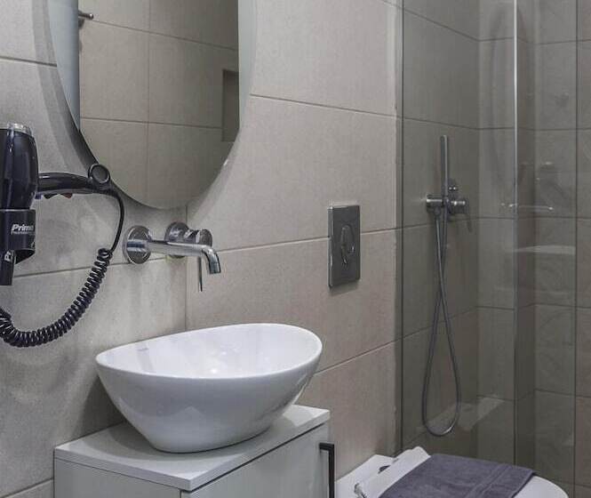 پانسیون Dionisos Luxury Suites