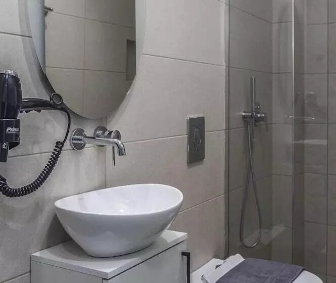 پانسیون Dionisos Luxury Suites