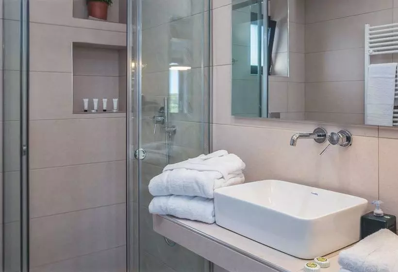 پانسیون Dionisos Luxury Suites