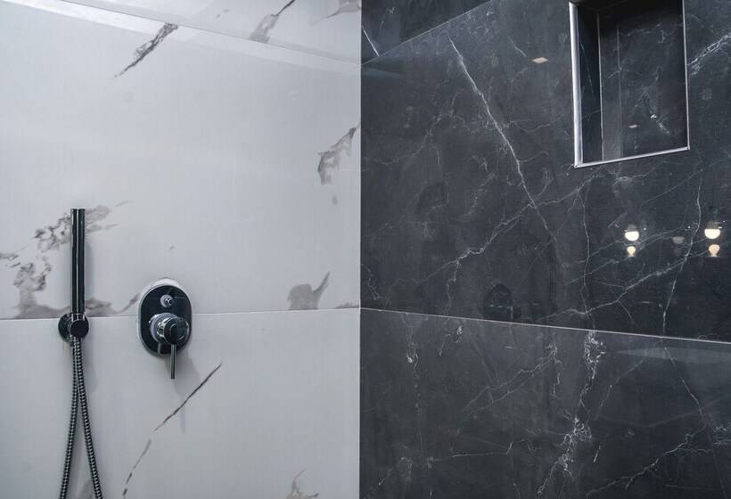 پانسیون Dionisos Luxury Suites