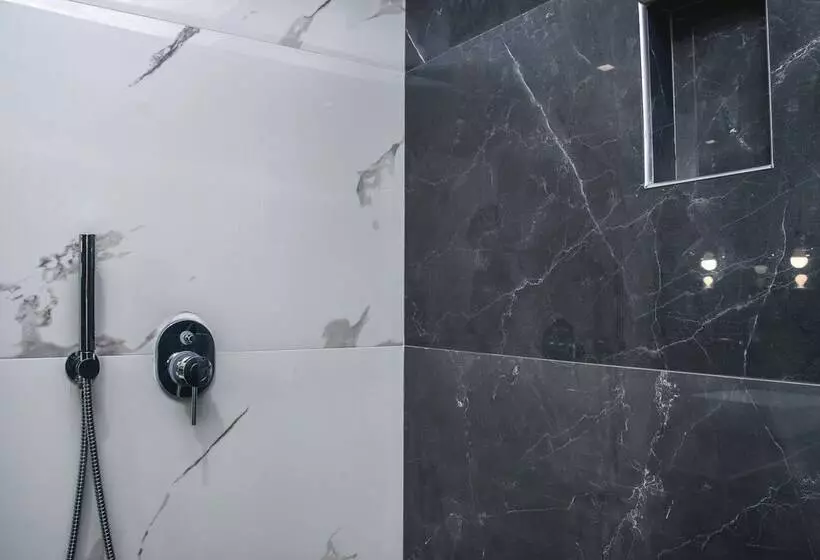 پانسیون Dionisos Luxury Suites