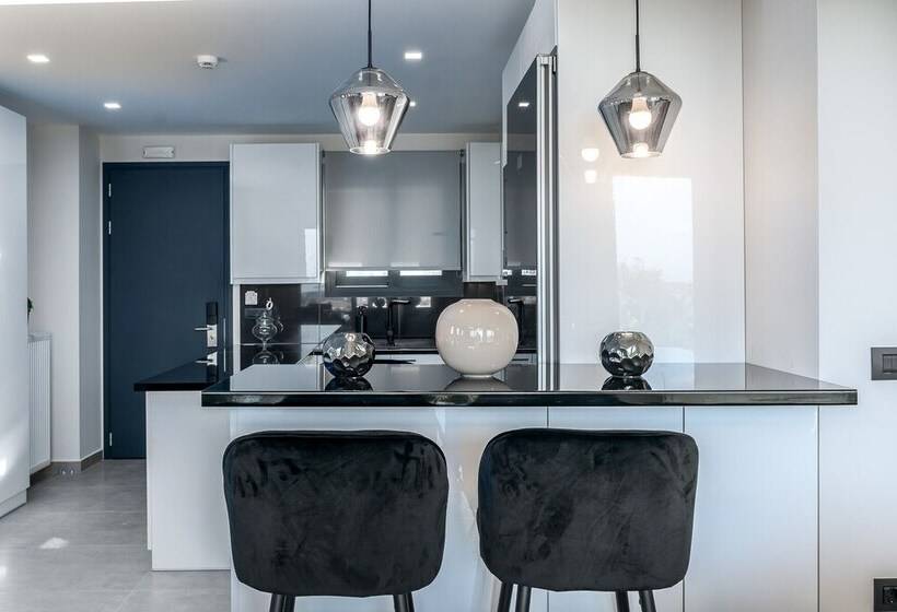 پانسیون Dionisos Luxury Suites