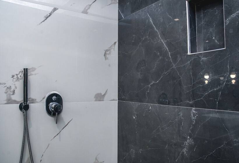 پانسیون Dionisos Luxury Suites