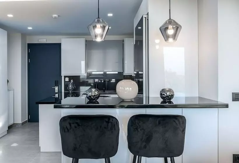 پانسیون Dionisos Luxury Suites