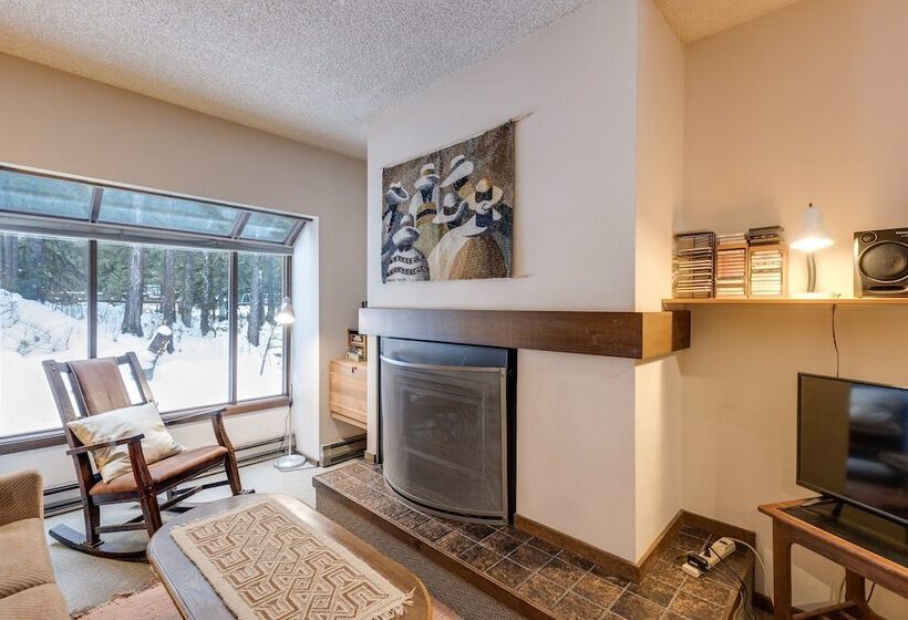 33sw   Wifi   Fireplace   Amenities   Sleeps 4