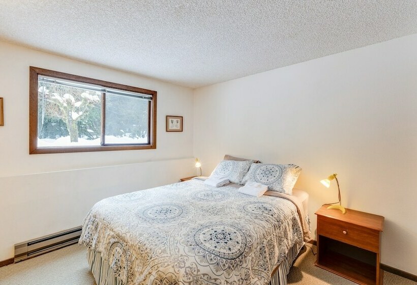 33sw   Wifi   Fireplace   Amenities   Sleeps 4