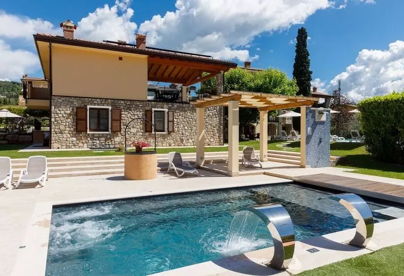 Residence Rustico