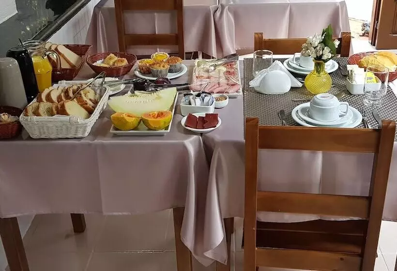 Hotelli Vila Eremita Pousada