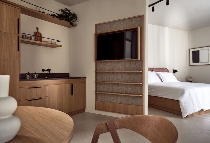 پانسیون Yoma Cove Suites