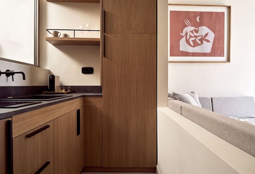 پانسیون Yoma Cove Suites