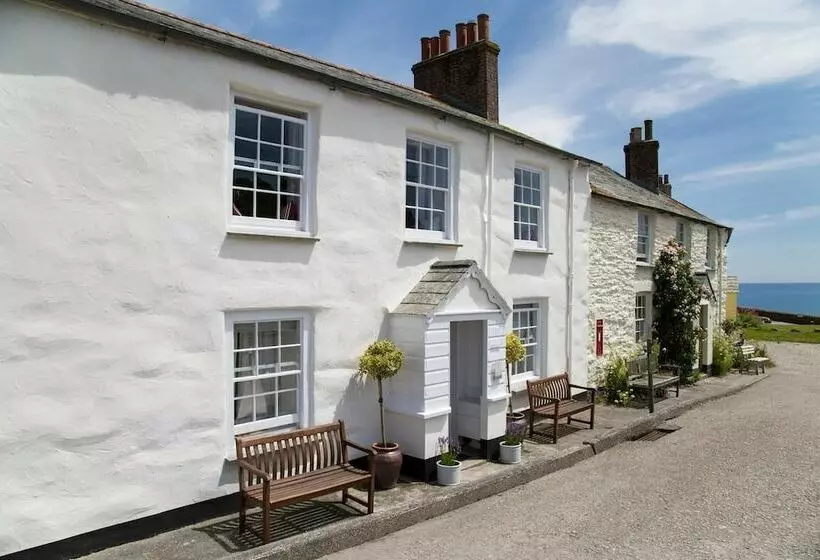 Gorgeous Coastal Cottage For 6 In Charlestown