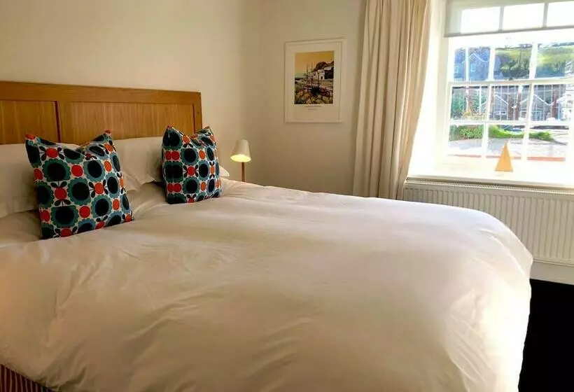 Gorgeous Coastal Cottage For 6 In Charlestown