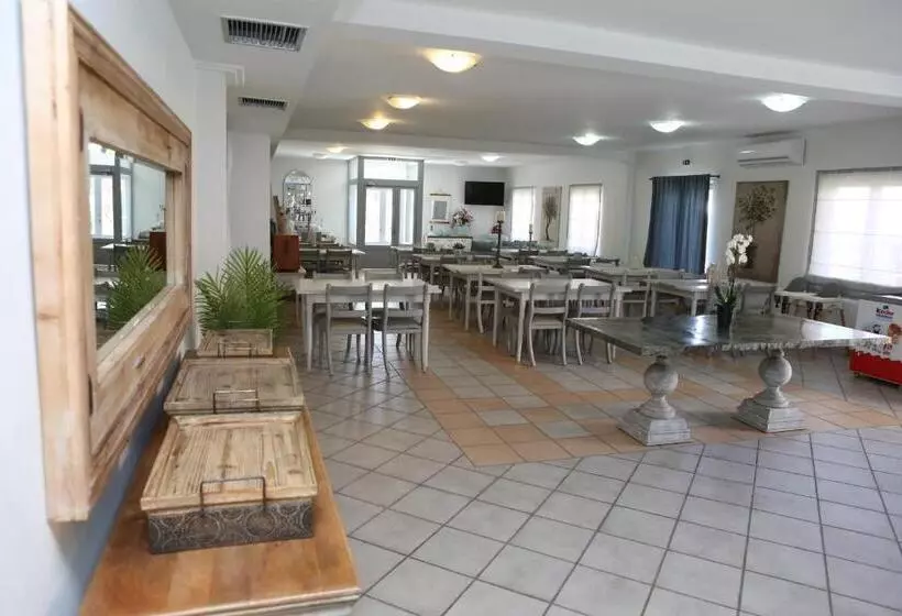 هتل Caretta   Caretta