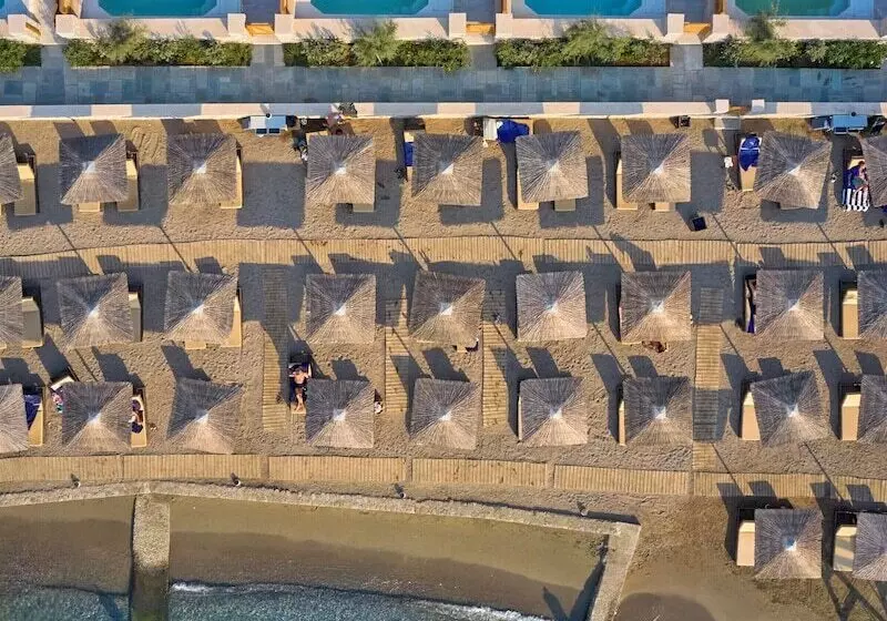 Hotelli Mandraki Beach Resort   Adults Only