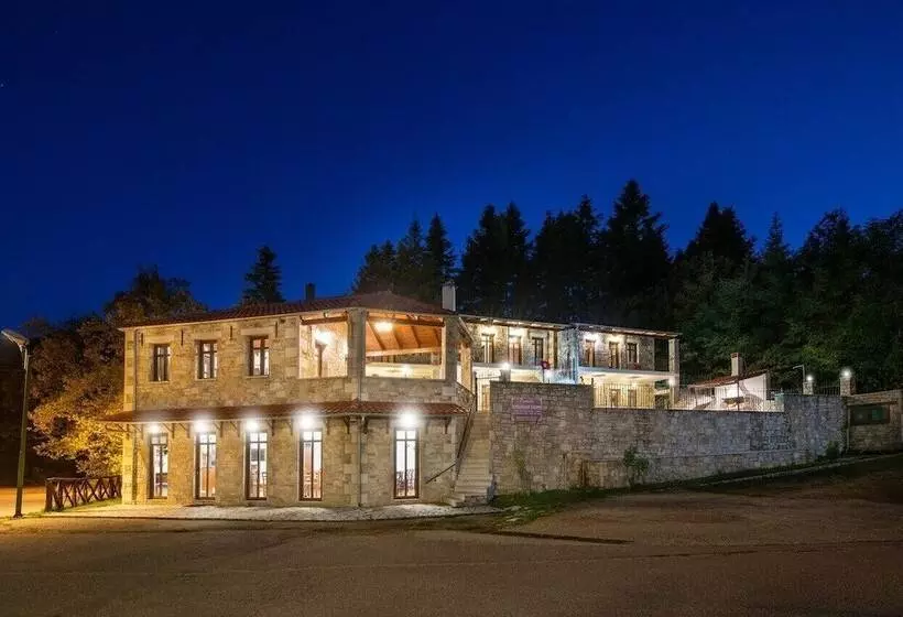 Hotelli Oreades Suites