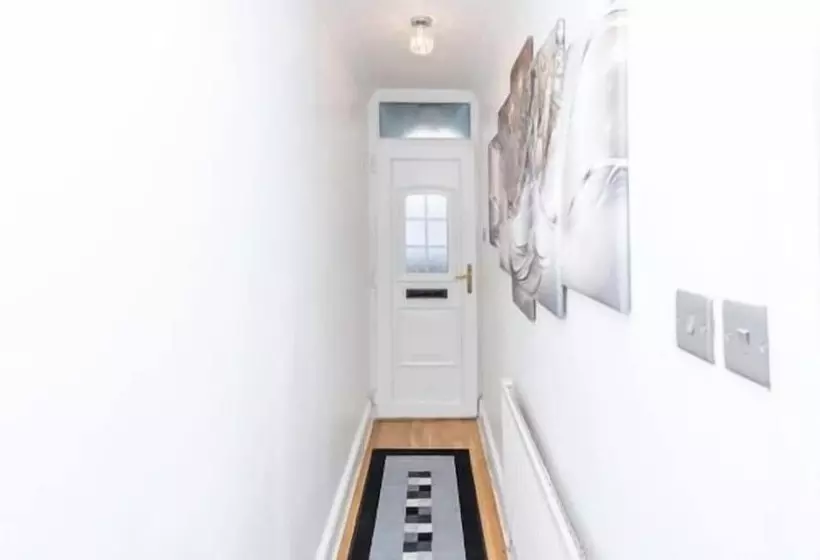 レジデンス 3br Sleeps7 Garden Parking