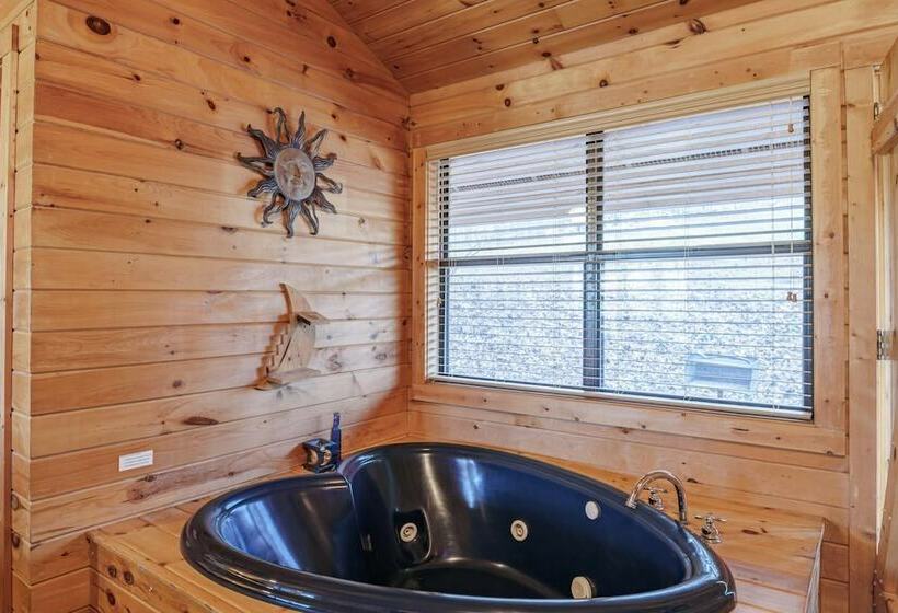 Star Struck Hot Tub Heart Shaped Jetted Jacuzzi Stone Gas Log Fireplace