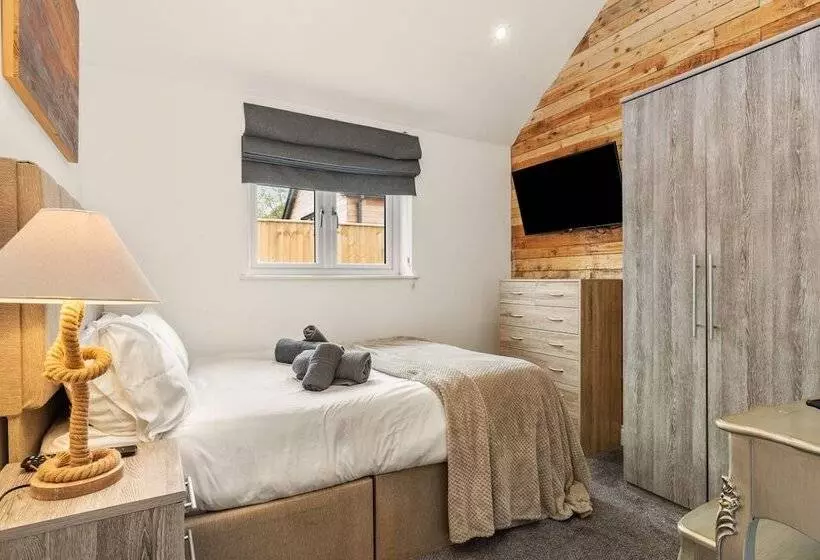 Elm Tree Cottage