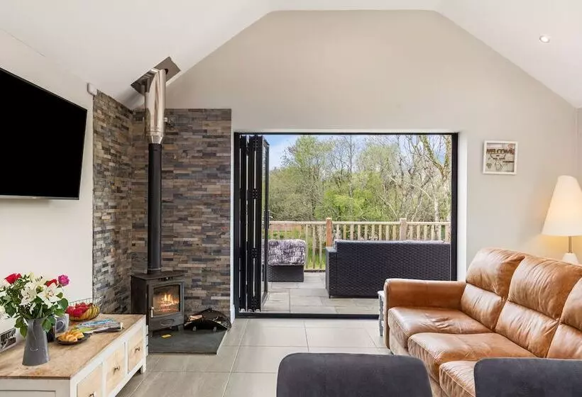 Elm Tree Cottage
